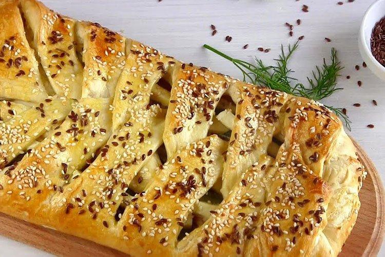 Пирог из слоеного теста с куриным филе - рецепты