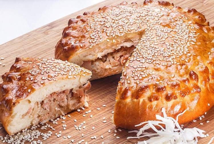 Пирог с квашеной капустой и рыбой в духовке - рецепты