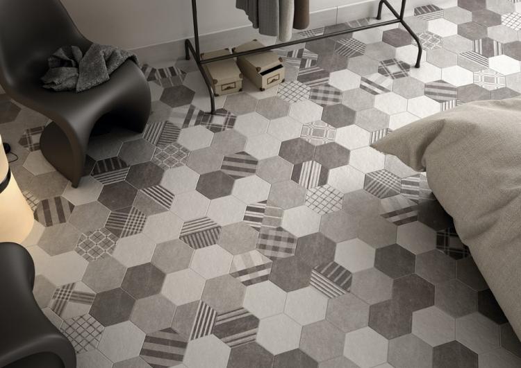 Способы укладки напольной плитки в прихожей