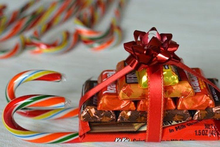 Конфетные сани Санты - Подарки на Новый год 2020 своими руками