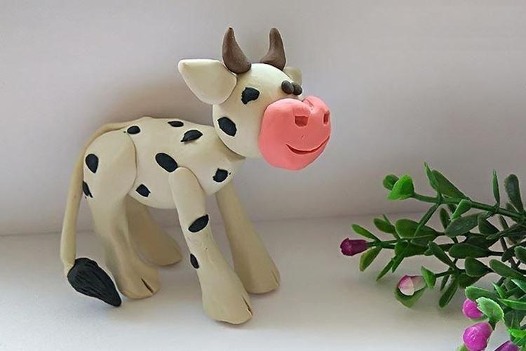 Бычок из пластилина - поделки на Новый год для детей