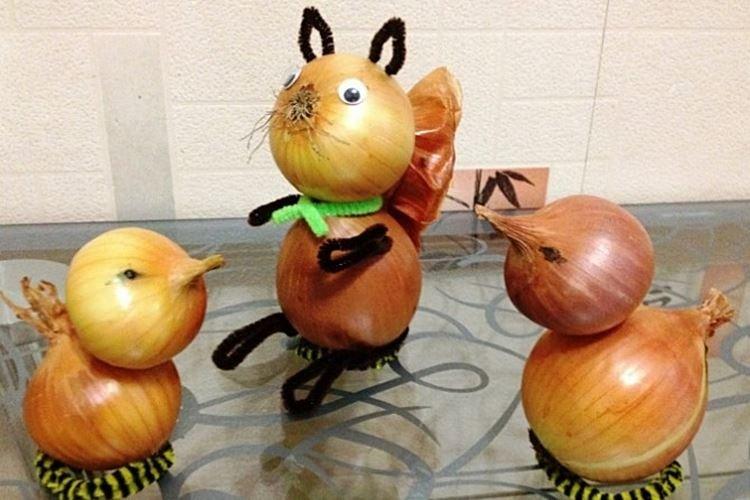 Зверинец из лука - Поделки из овощей для детского сада