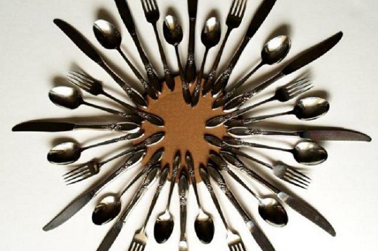 Декор для кухни из старых столовых приборов - Поделки из старых вещей своими руками