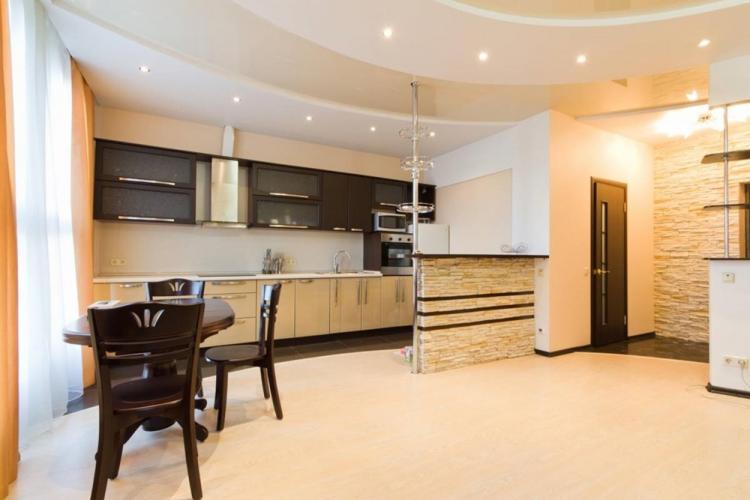 Подвесной потолок на кухне - фото