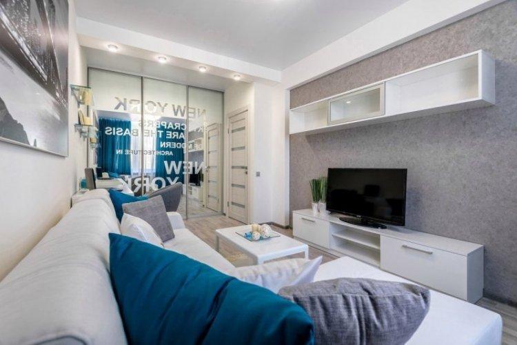 Потолок из гипсокартона в маленькой гостиной (зале)