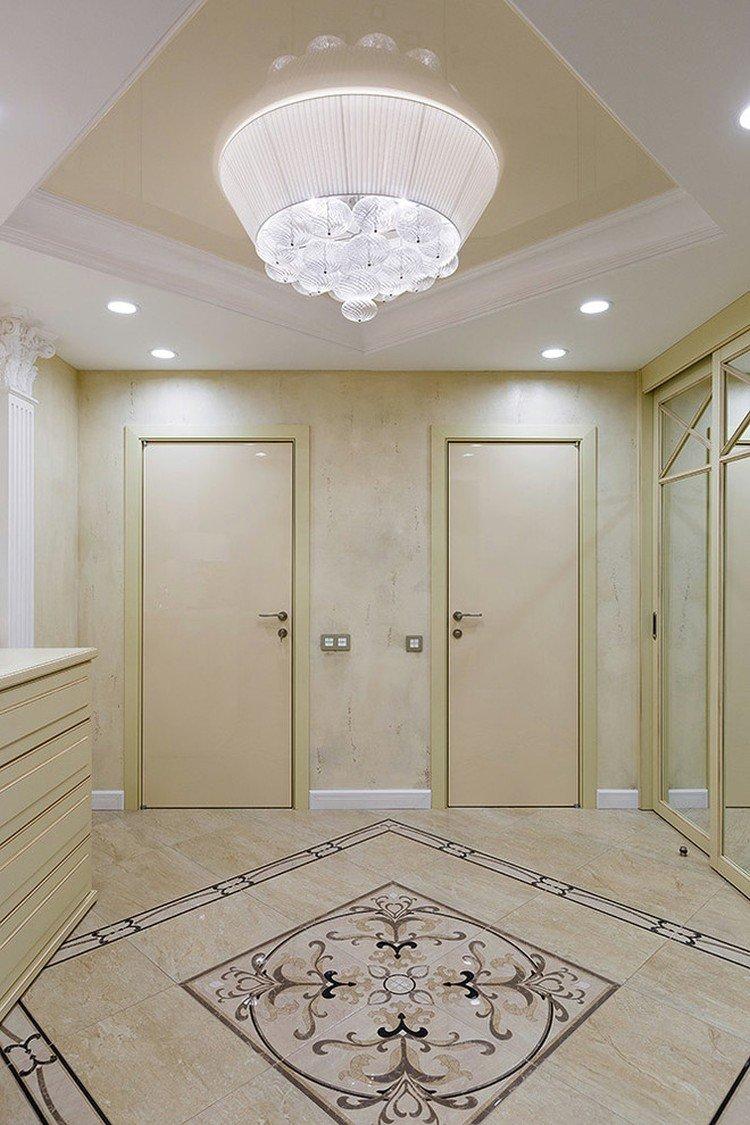 Двухуровневые потолки из гипсокартона в прихожей