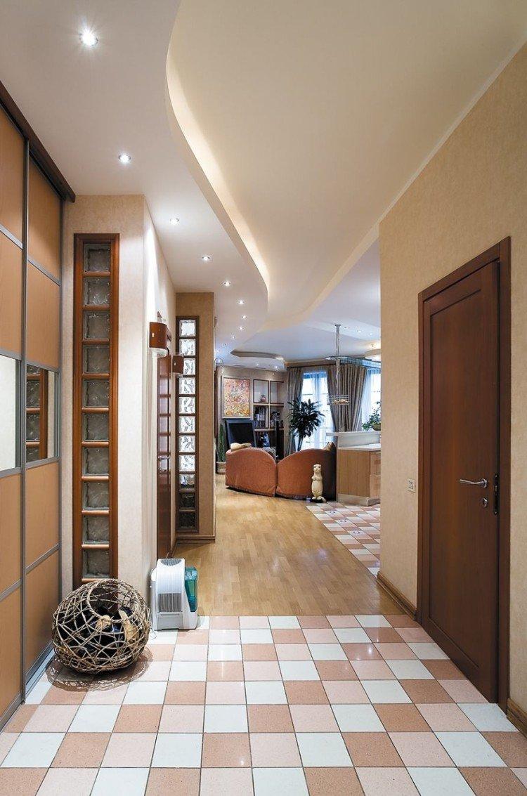 Фигурные потолки из гипсокартона в прихожей