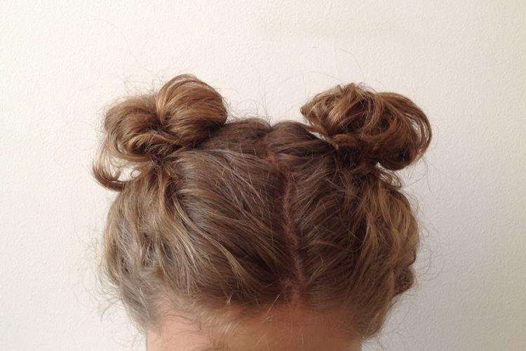 Небрежные рожки - Прически на средние волосы для девочек