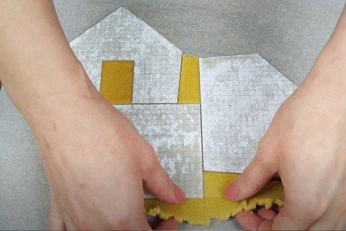 Пряничный домик с глазурью из сухого белка своими руками - пошаговый рецепт