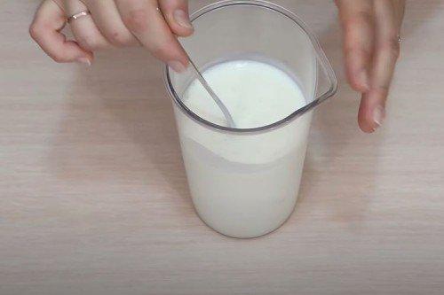 Бабушкины оладьи на кефире - пошаговый рецепт