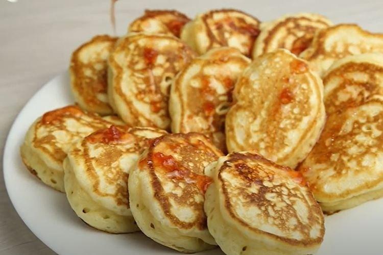 Пышные оладьи на теплом кефире - рецепт пошагово с фото