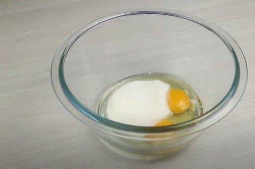 Пышные оладьи на теплом кефире - пошаговый рецепт