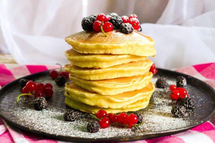 Пышные американские панкейки на молоке - рецепты