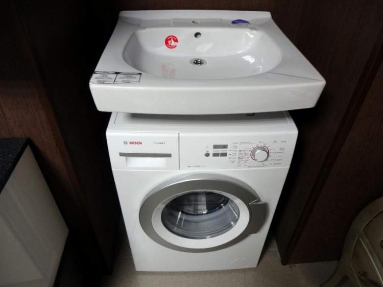 Выбираем стиральную машинку - Раковина над стиральной машиной
