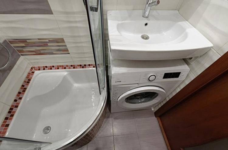 Раковина над стиральной машиной - фото