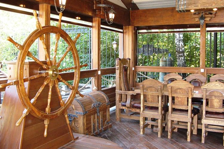 Необычные идеи садовых беседок