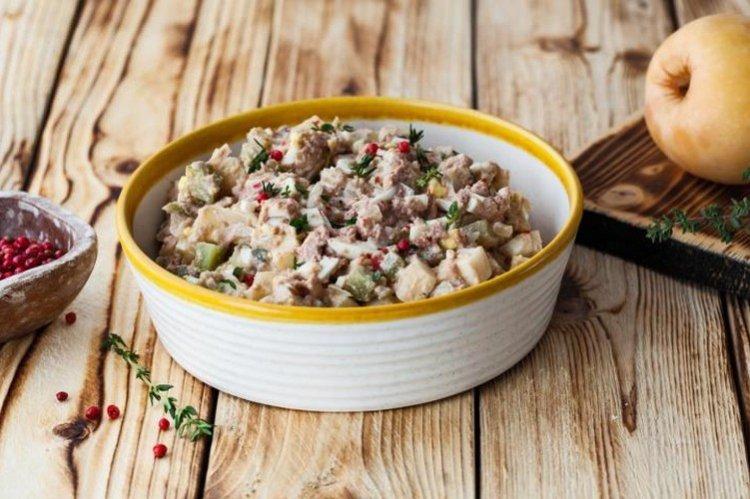 Салат из печени трески с яблоком - рецепты