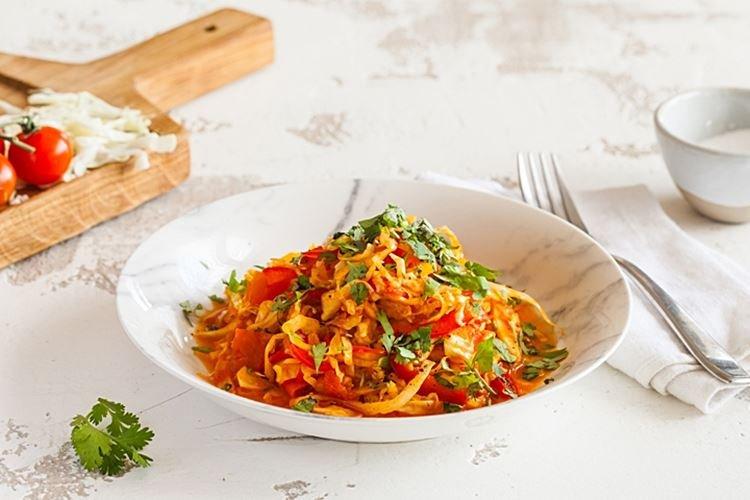 Горячий салат из свежей капусты - рецепты