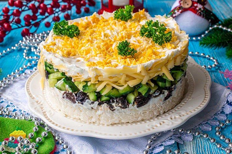 Мясной салат с черносливом - рецепты