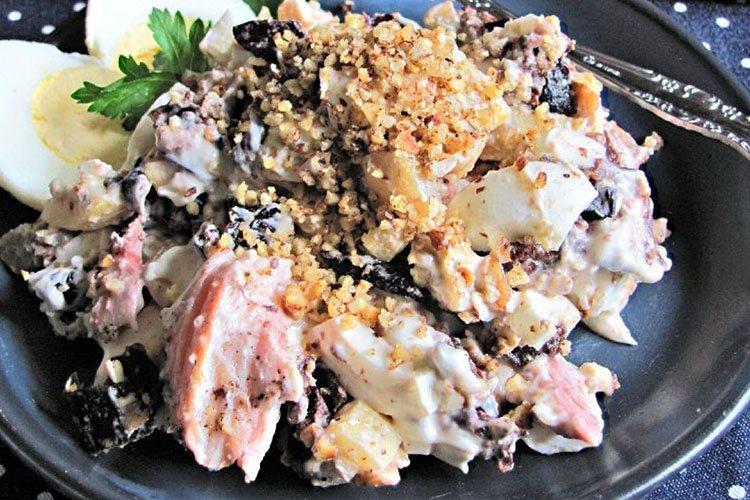 Салат из запеченной телятины с черносливом - рецепты