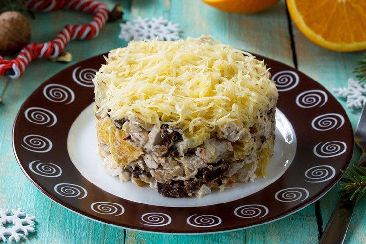 Салат с черносливом «Пикантный» - рецепты