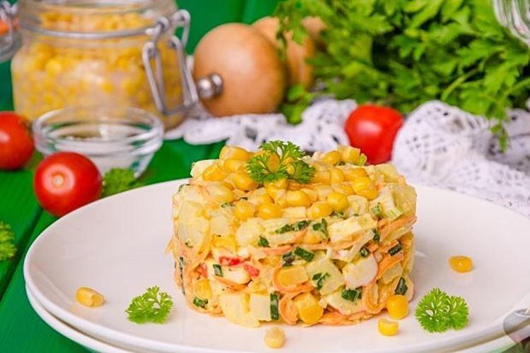 Салат с крабовыми палочками кукурузой и корейской морковью - рецепты