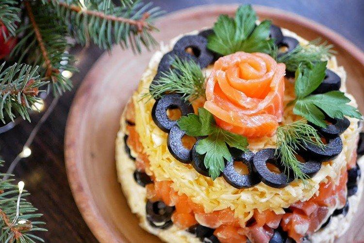 Салат с красной рыбой и твердым сыром - рецепты
