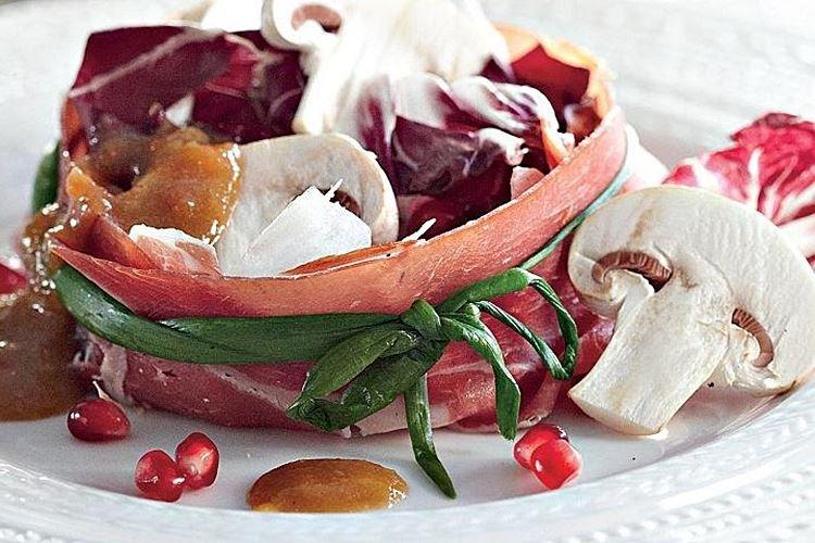 Салат с шампиньонами и ветчиной - рецепты