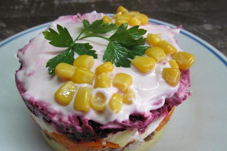 Салат со свеклой и свининой - рецепты