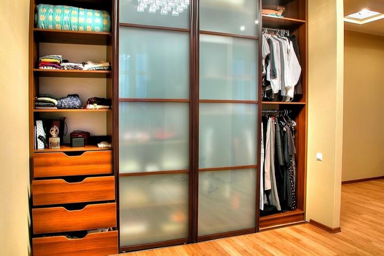 Шкаф-купе в прихожую - модели и фото