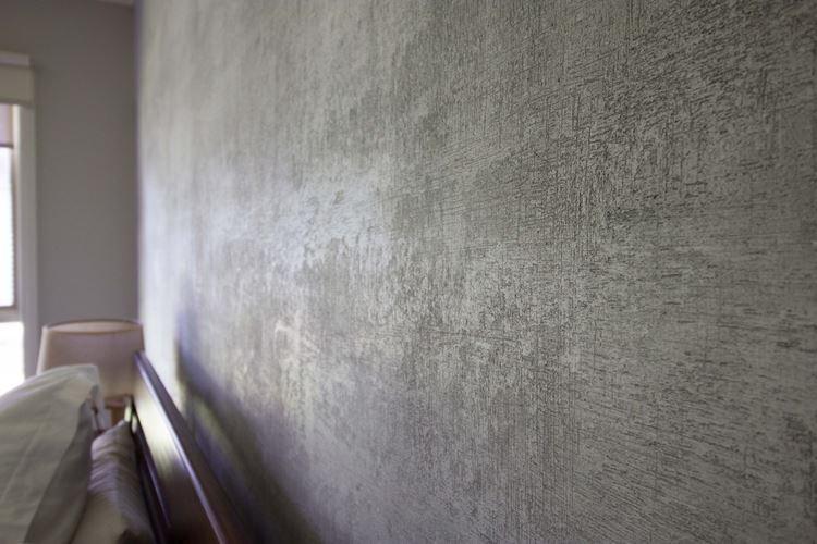 Штукатурка короед в интерьере - фото и идеи