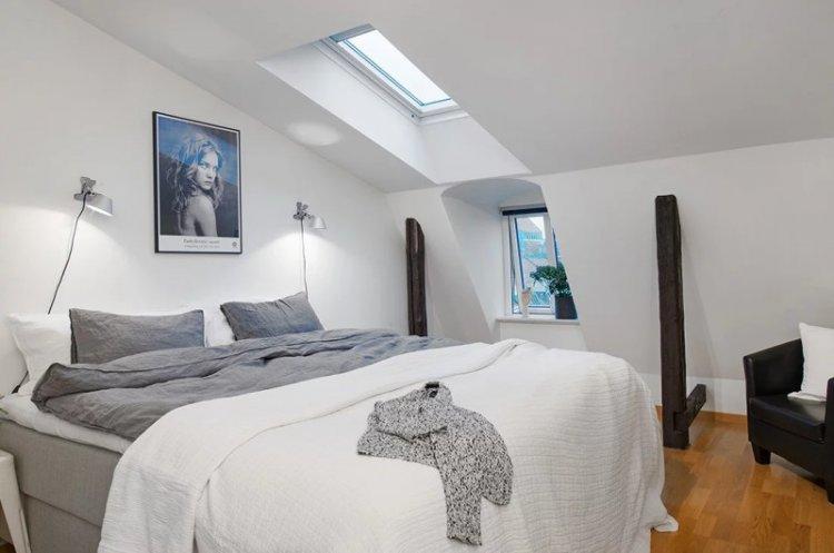 Спальня на мансарде в скандинавском стиле - дизайн интерьера фото