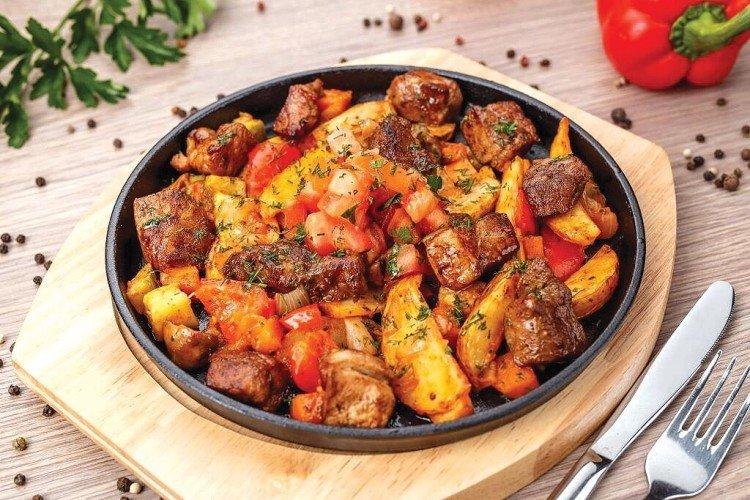 Свинина с картофелем на сковороде - рецепты