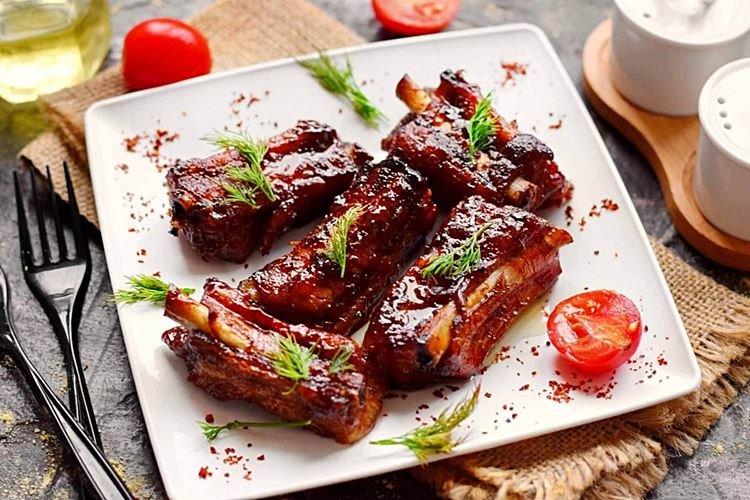 Свиные ребра в медово-чесночном соусе в духовке - рецепты