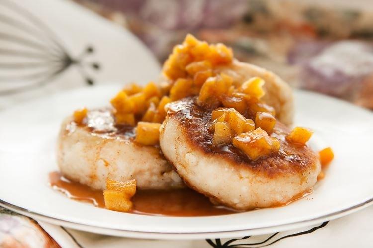 Сырники с яблоками - Рецепты сырников из творога на сковороде