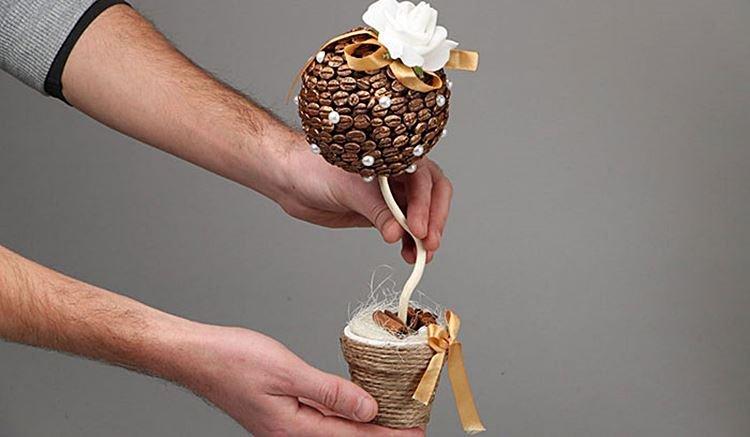 Топиарий из кофейных зерен своими руками - фото и идеи