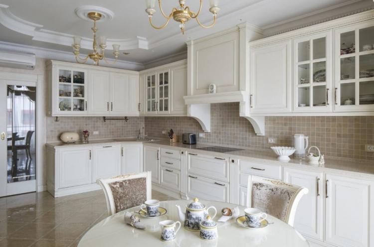 Угловые кухни - фото реальных интерьеров