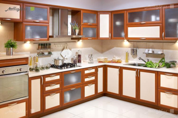 Угловые кухни - фото реальных интерьеров