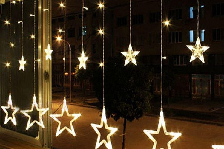 Украшения на окна к Новому году - фото и идеи