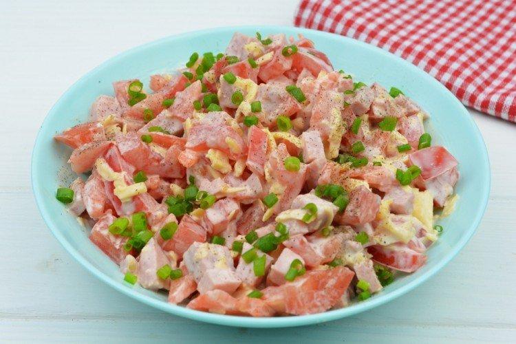 Салат с колбасой - Вкусные и дешевые рецепты блюд