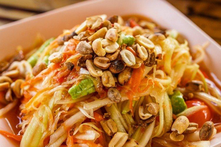 Экзотический салат из папайи - вкусные и простые салаты на скорую руку