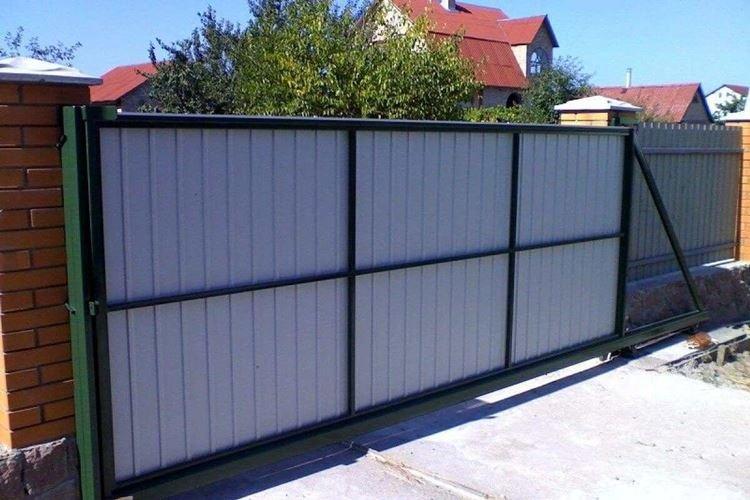 Откатные ворота из профнастила своими руками - фото и идеи