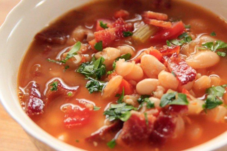Фасоль с беконом и овощами - Вторые блюда на каждый день рецепты