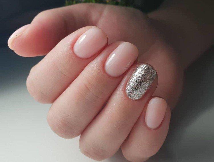 Нюдовый зимний маникюр 2020-2021