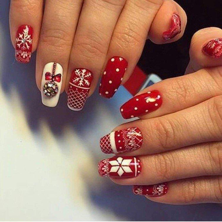 Контрастный зимний маникюр 2020-2021