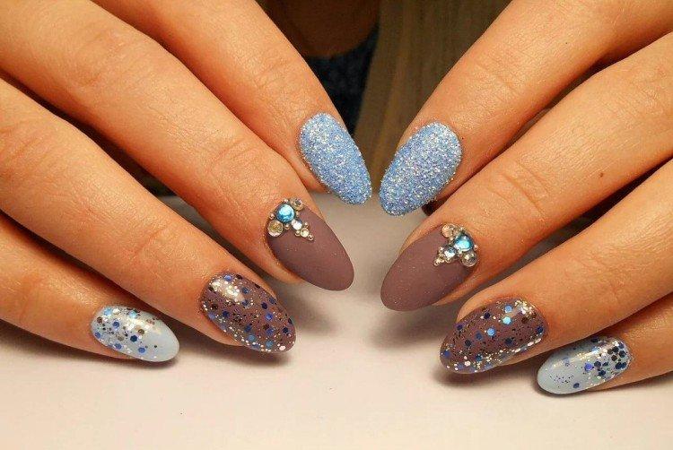Зимний маникюр с блестками 2020-2021