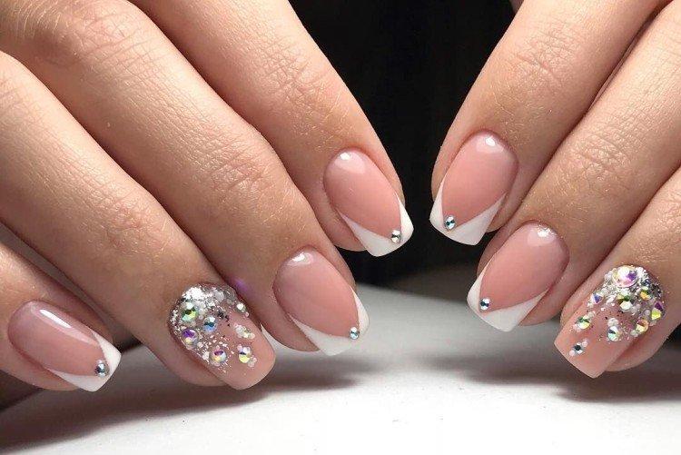 Зимний французский маникюр 2020-2021