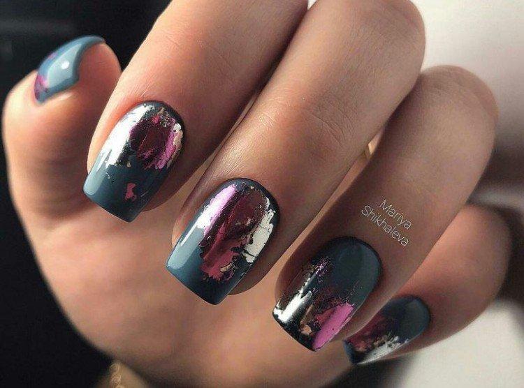 Зимний маникюр с фольгой 2020-2021