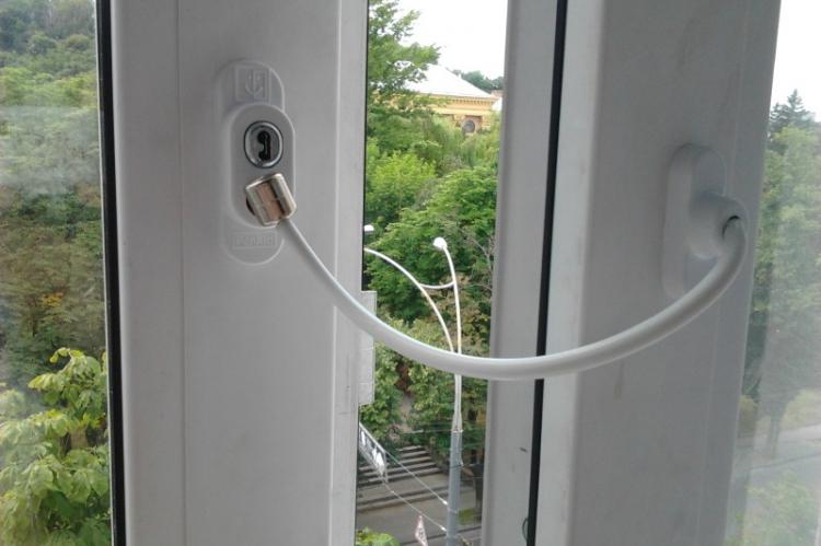 Безопасность детской зоны - Как зонировать комнату для родителей и ребенка